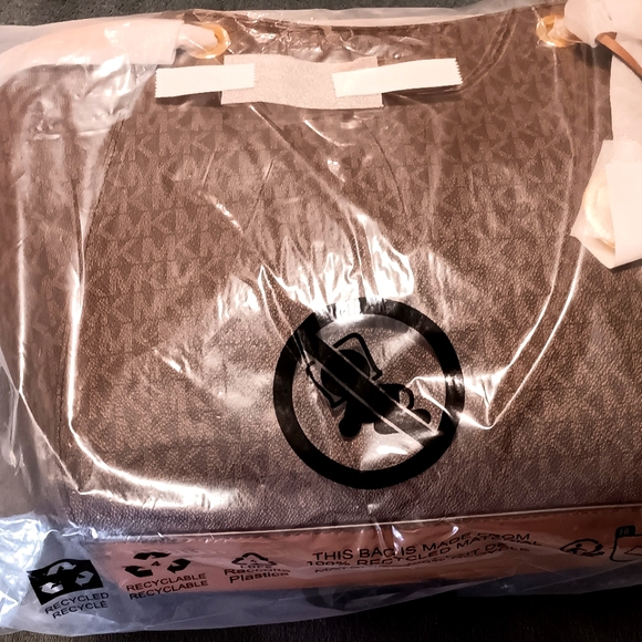 Michael kors shoulder bag